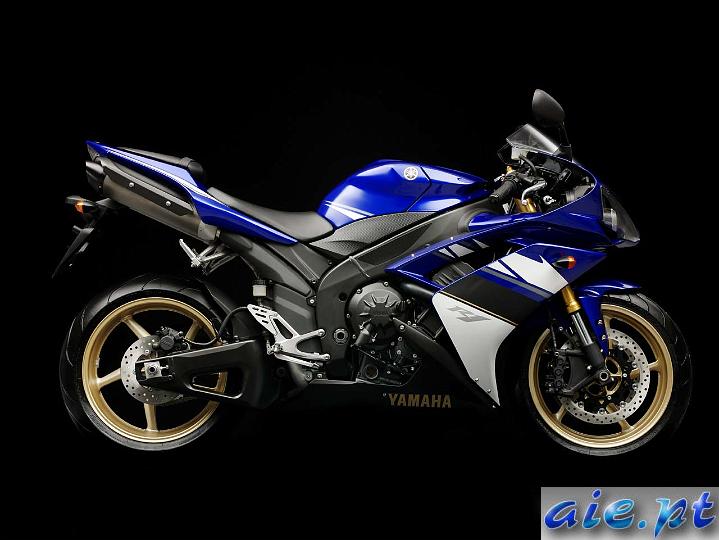 big_yamaha_r1_2008_10
