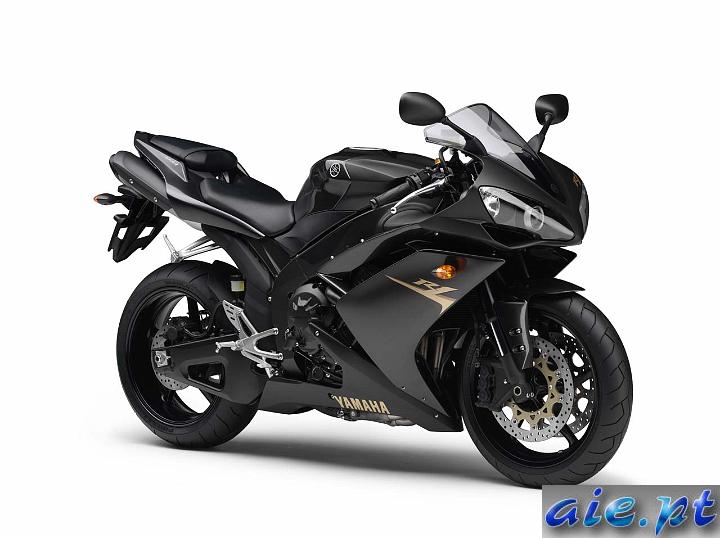 big_yamaha_r1_2008_15